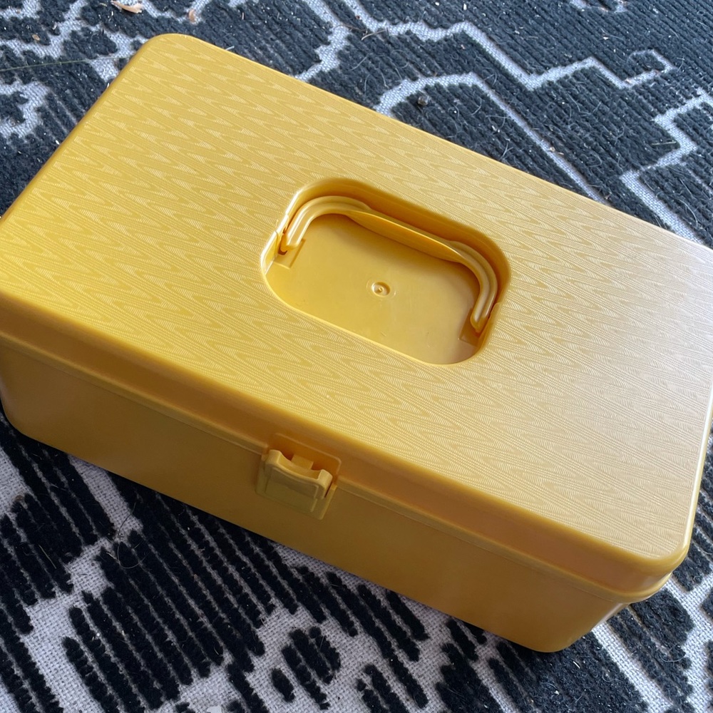 Vintage Wilson Wil-hold Short Sewing Box